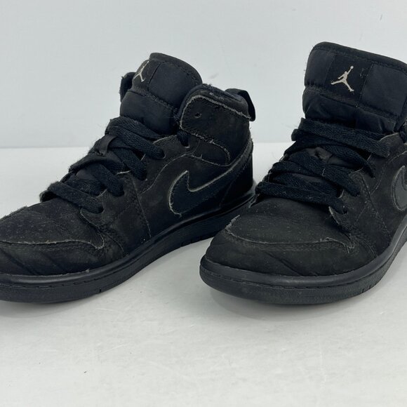 Nike Air Jordan Kids Size 1 EU 32 Black Mid Top Lace Up Round Toe Flat Heel - Picture 2 of 6